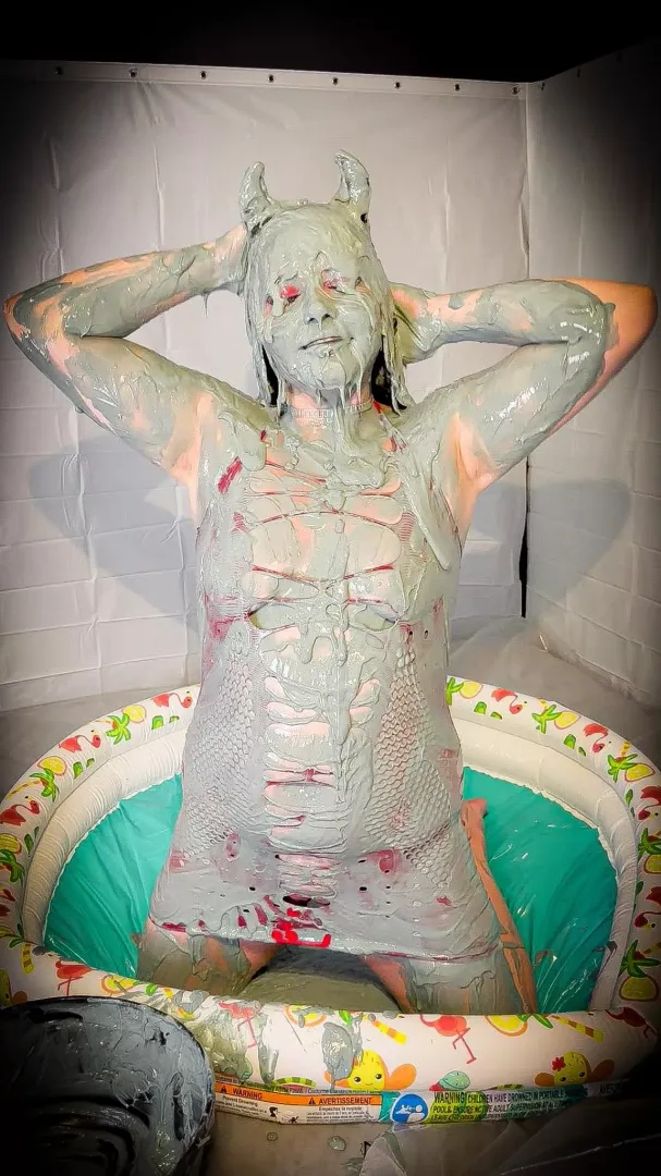 Messy & Horny