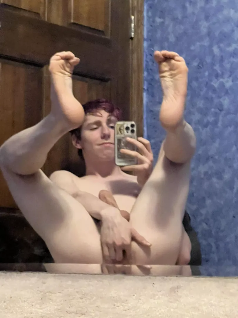 Mid-fingering 😅