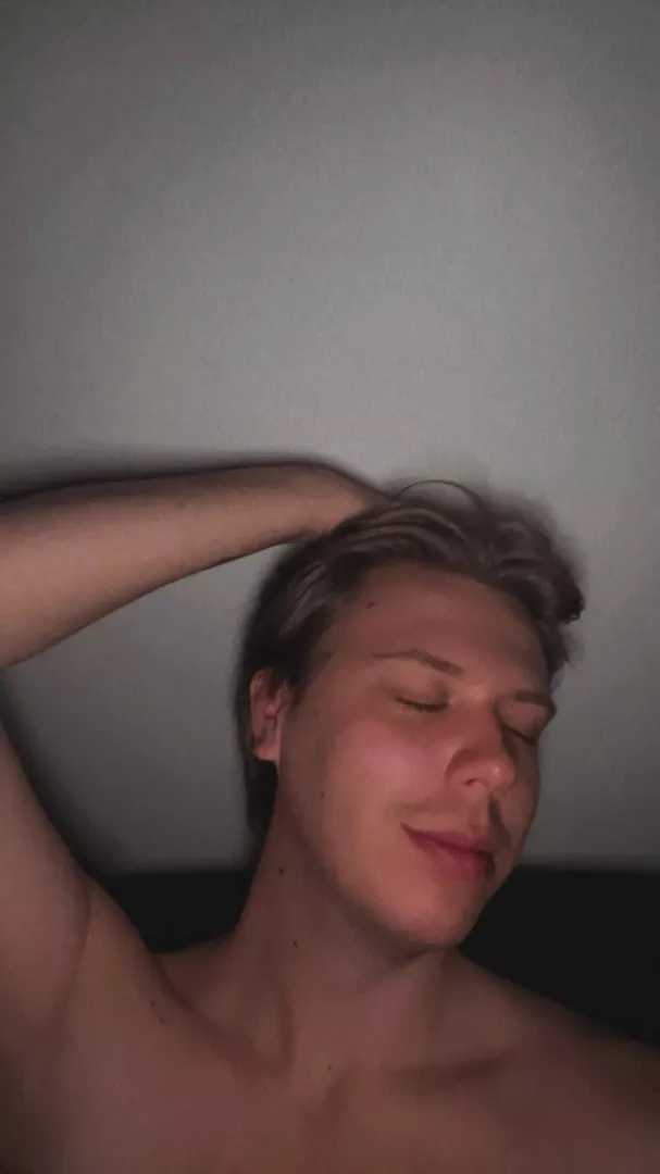 Might going for long walk with the dogs🙇🏼‍♂️ open for new friends to chat with ✌🏻😄
