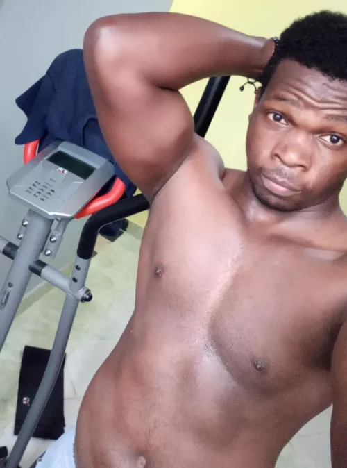 Might have to start putting cute and beefy on my description now 👀