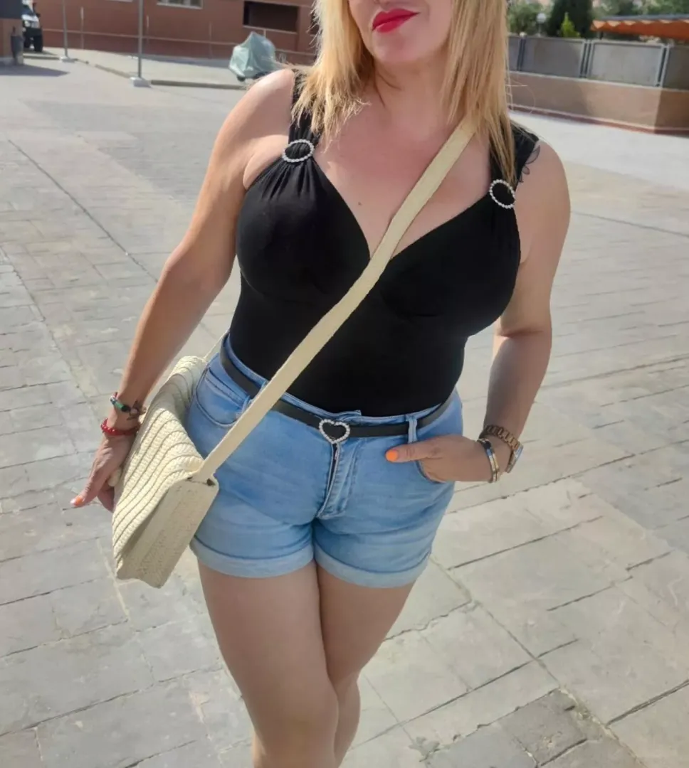 Milf outfit [f]