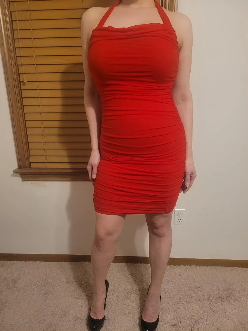 MILF that dresses like she is still in college