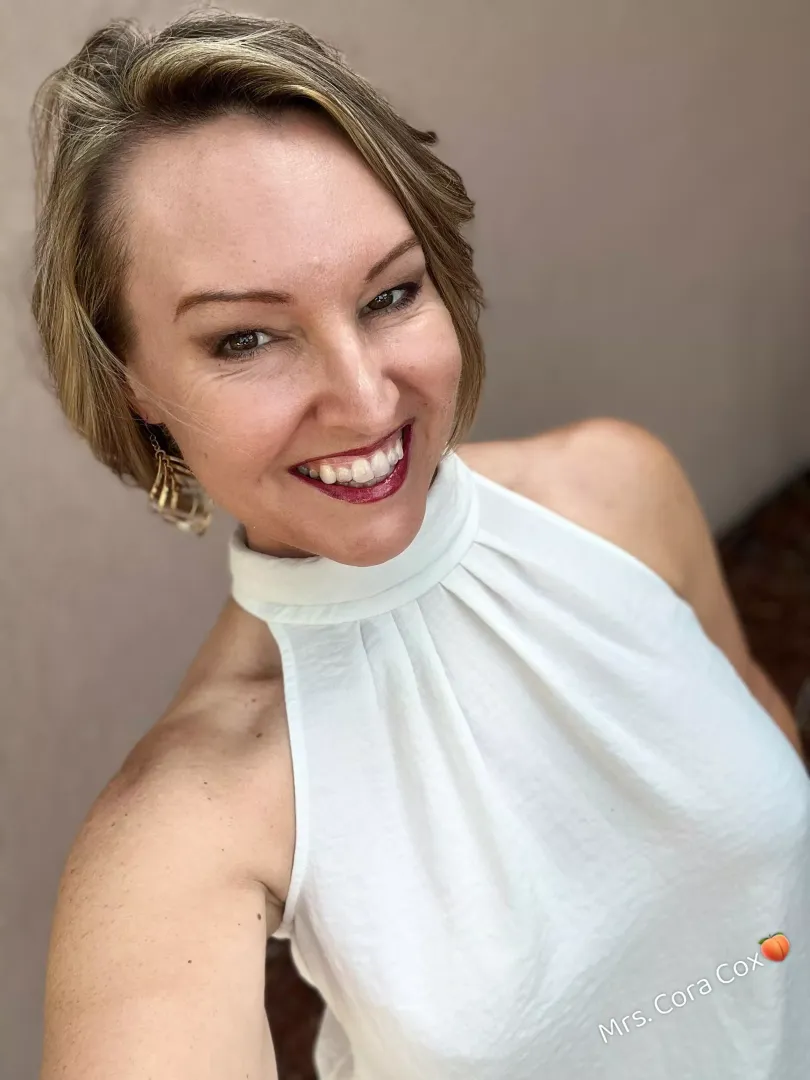 Milfie eyes for you