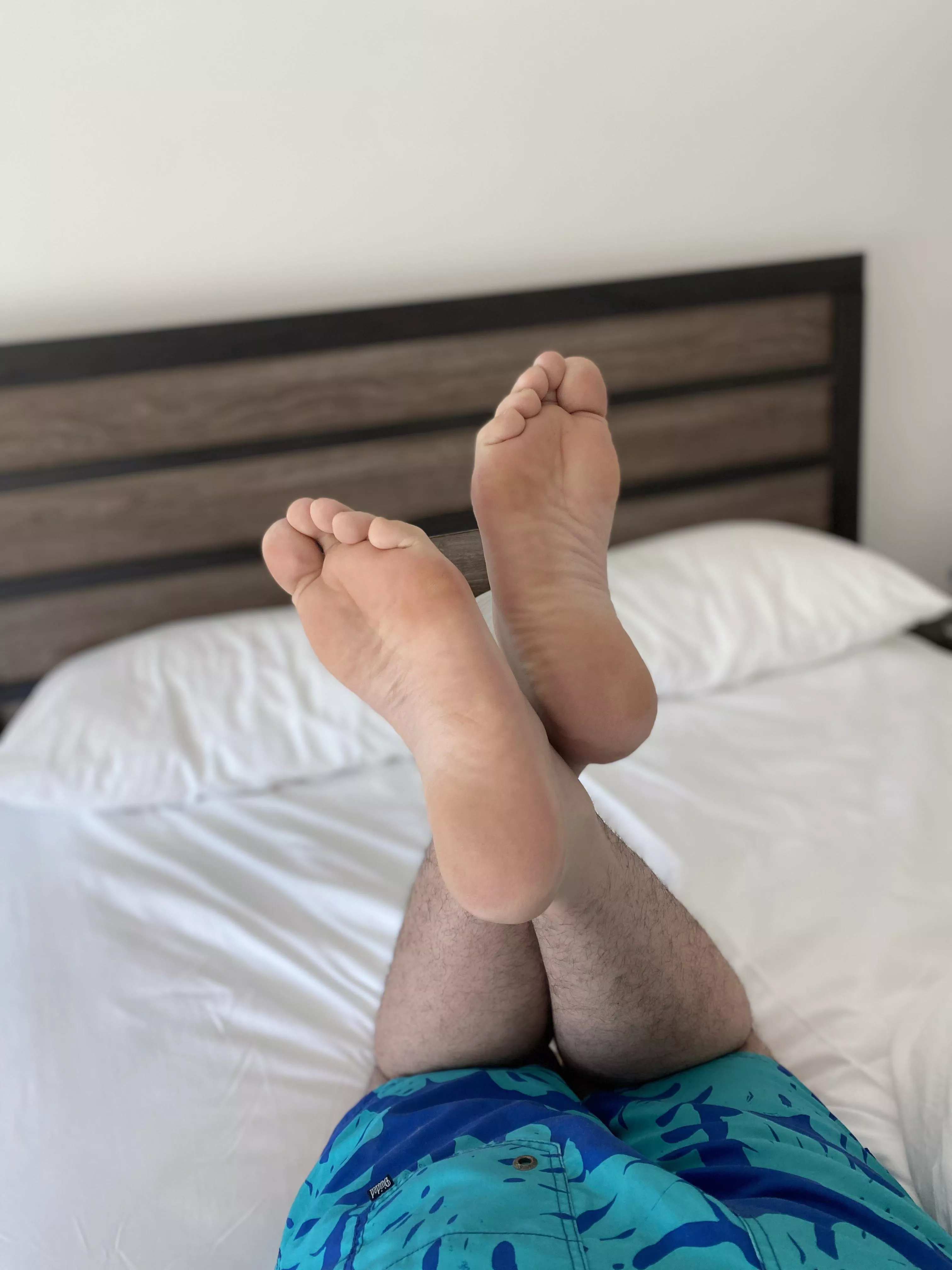 Mini vacay to Palm Springs! Need someone to work these feet 😏