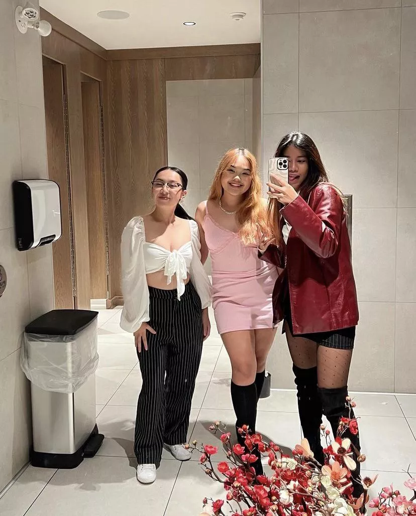 Mirror girls