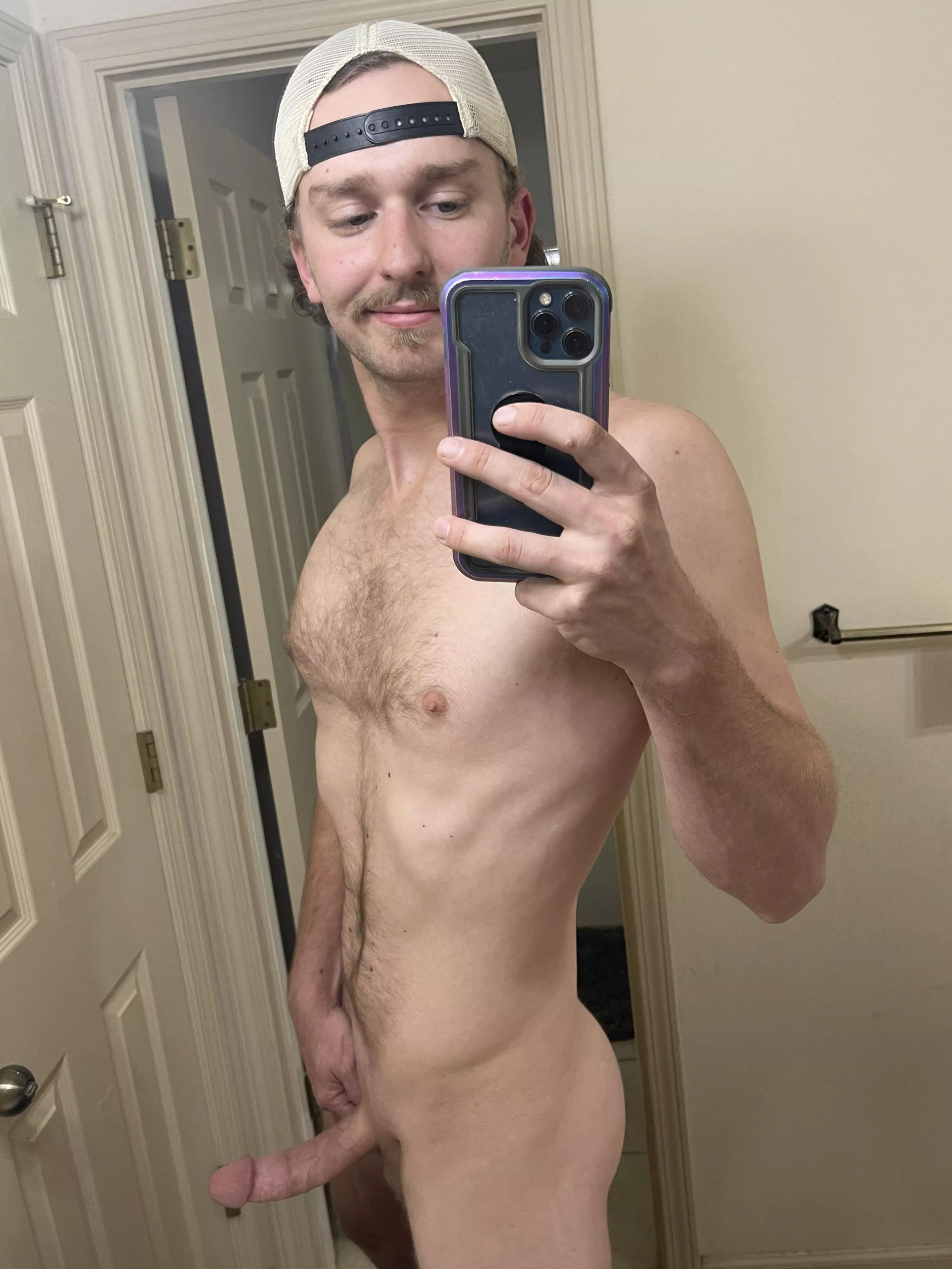Mirror pics are still cool right?