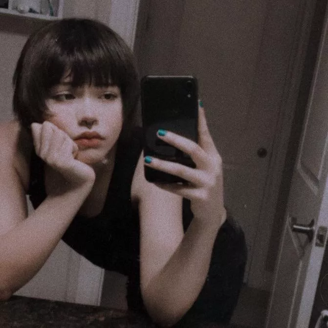mirror selfie