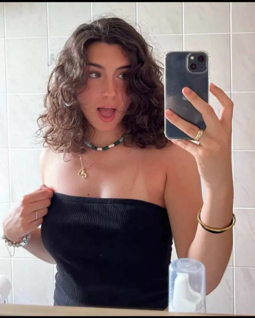 mirror selfie