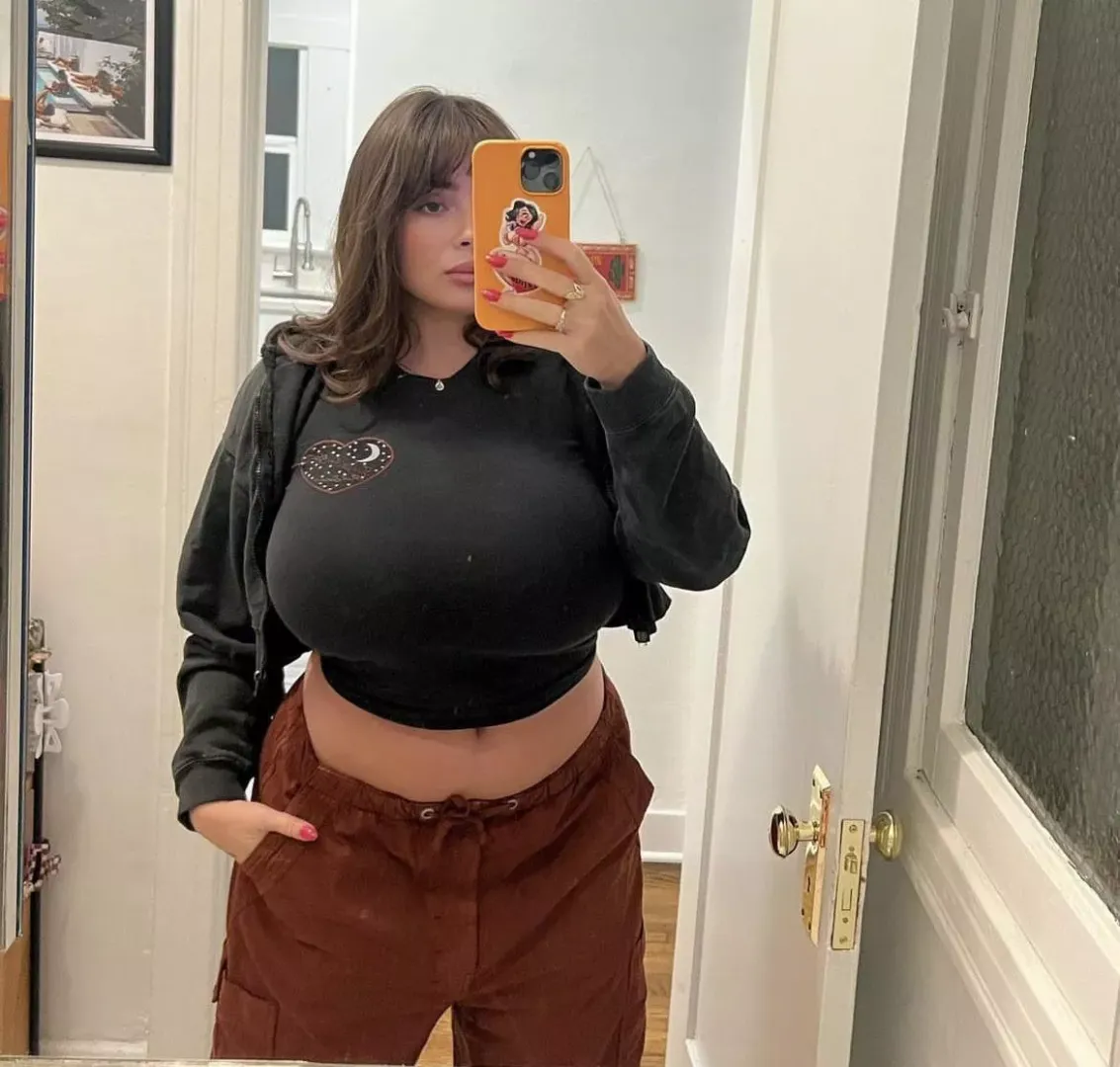Mirror selfie!!