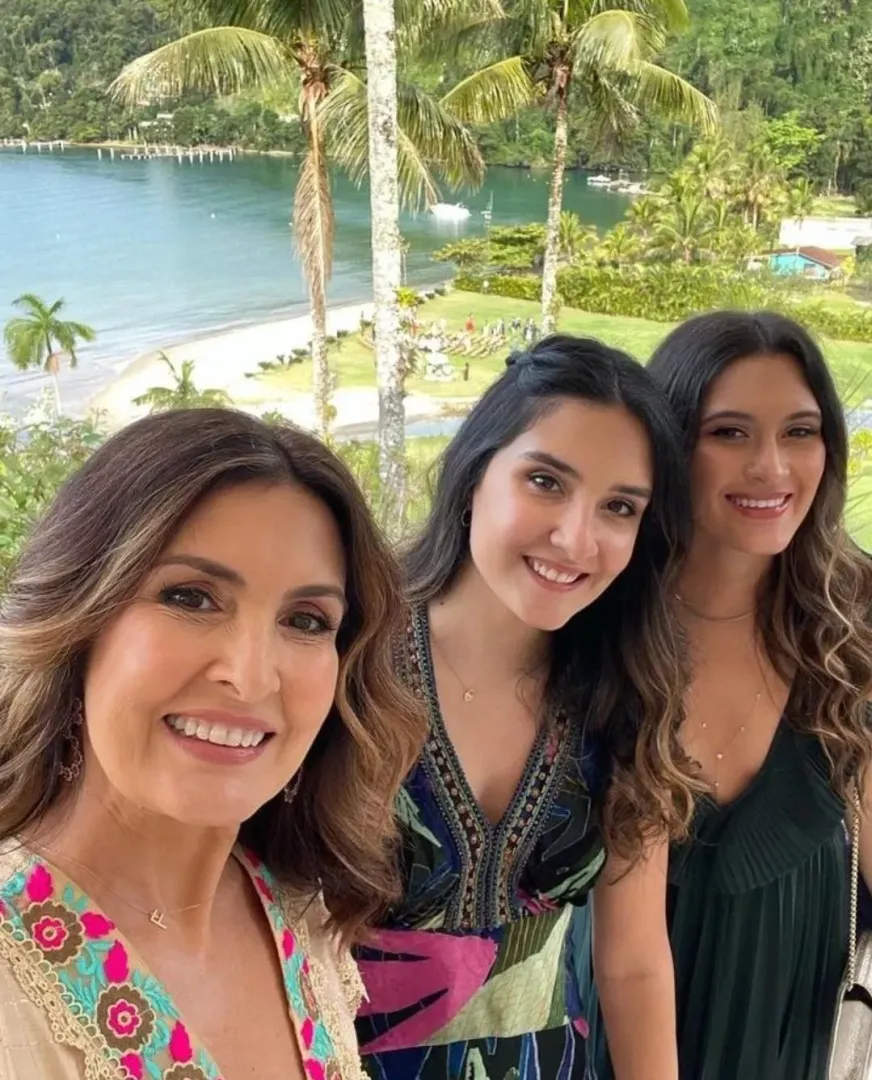 Mom and Daughters