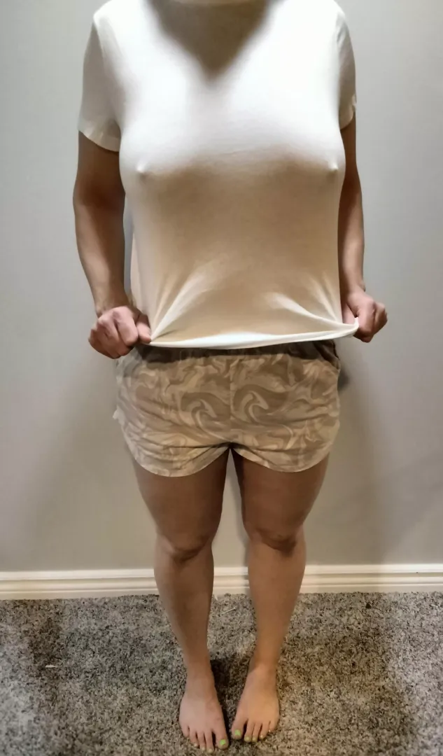 Mom with natural 36DDD boobs