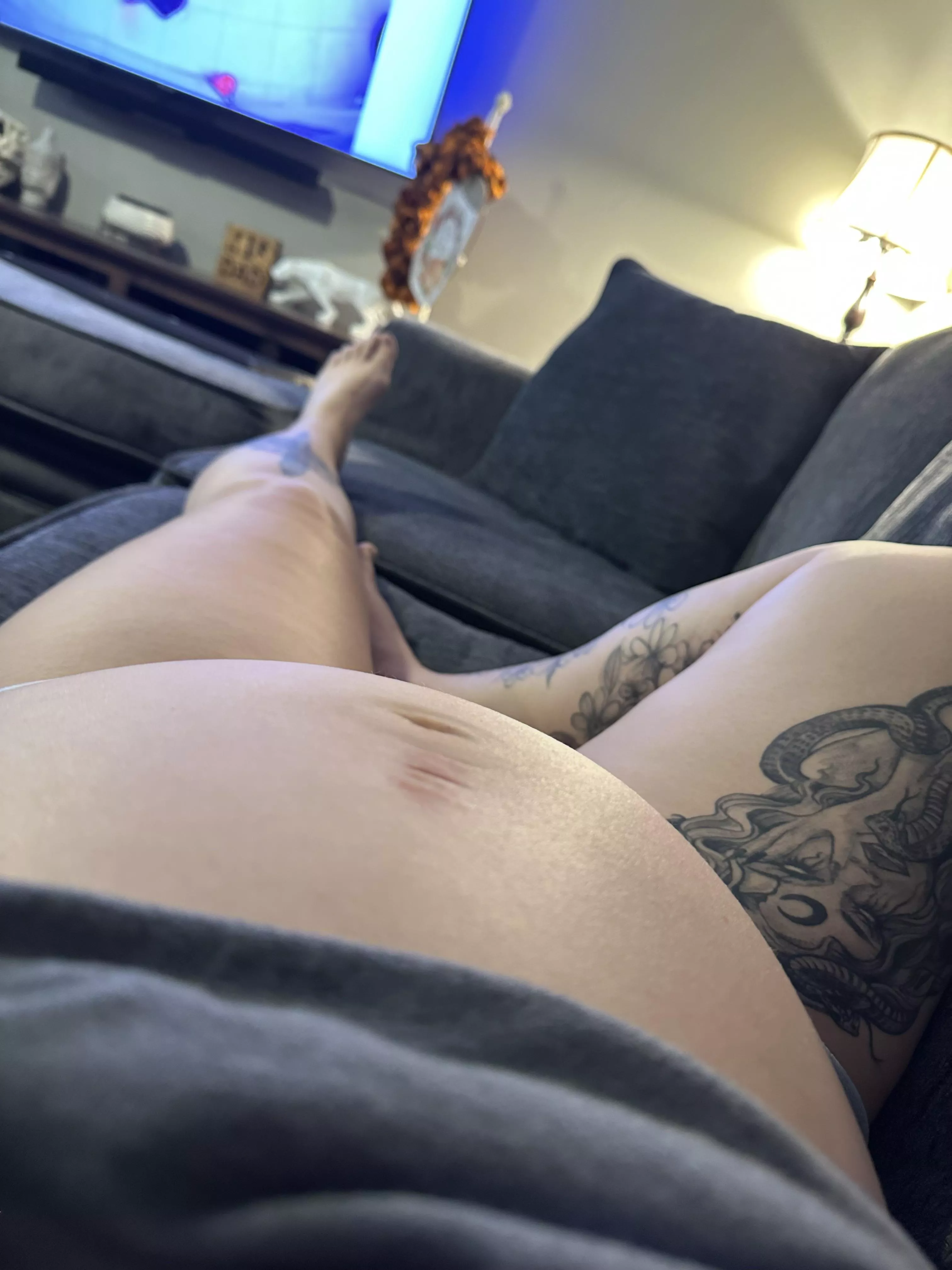 Mommy is 33 weeks pregnant and wants to show you her body. Dm me