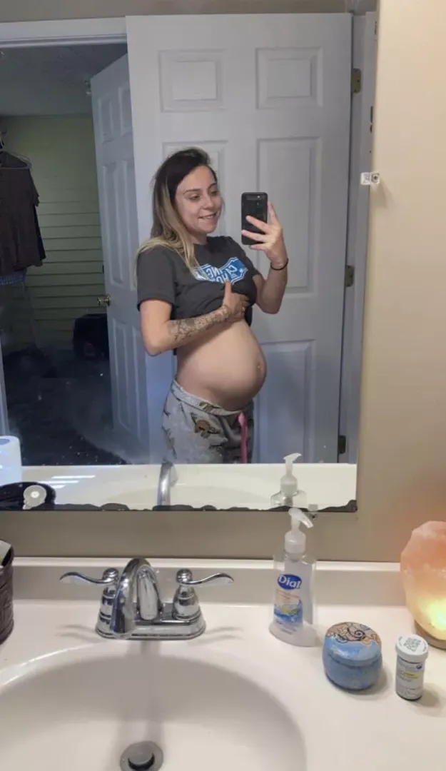 Mommy is feeling good and wants a good cock to take whilst she’s still pregnant , any takers ?