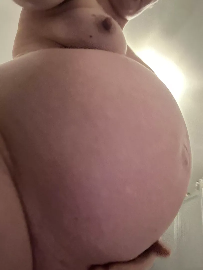 Mommy is ready to pop