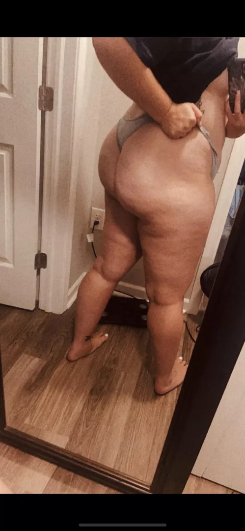 Mommy is waiting to control your pathetic lives. Dm me and sign away your rights 😈