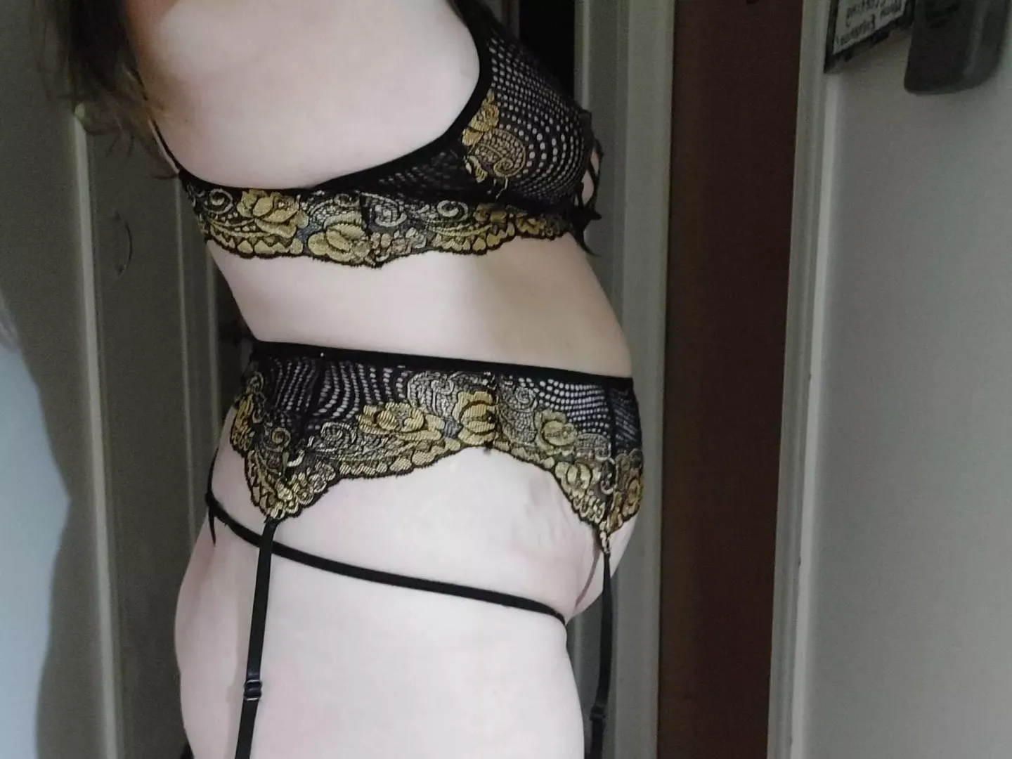 Mommy needs you to take it off with your mouth