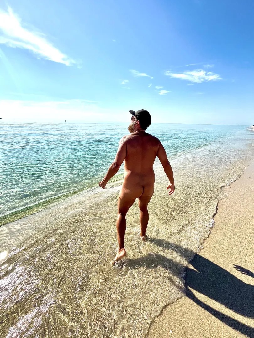 Mondays at the beach ☀️😎