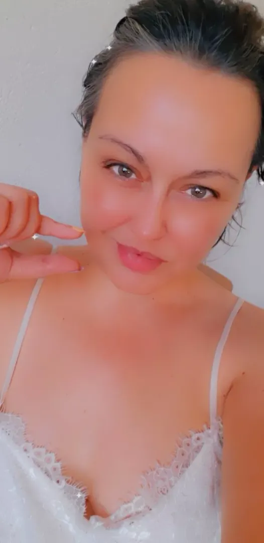Morning dicklets - great day to rate some worms! 👻 gueenalexiss