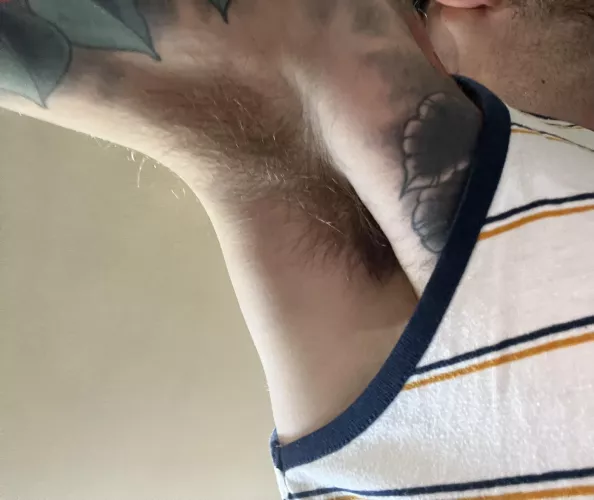 Morning musky pits to the grocery store 