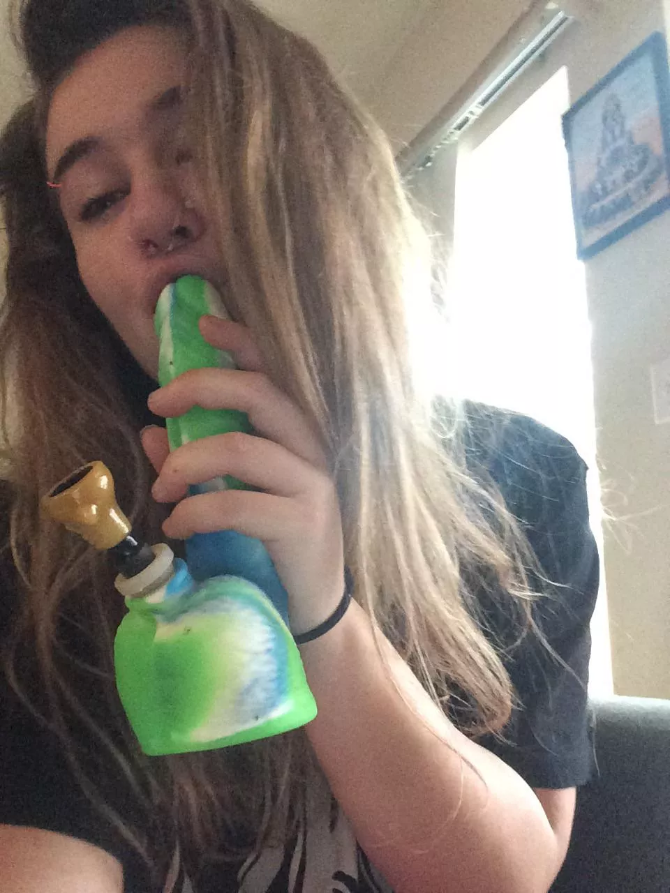 Morning you stupid stoner sluts (; 19f