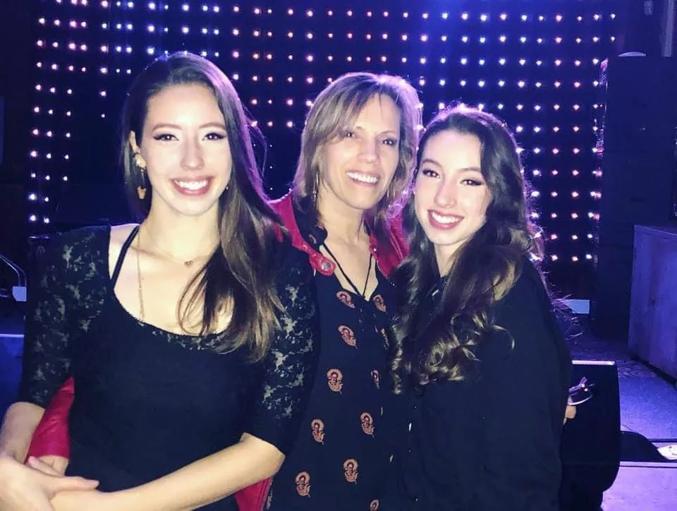 Mother & Daughters