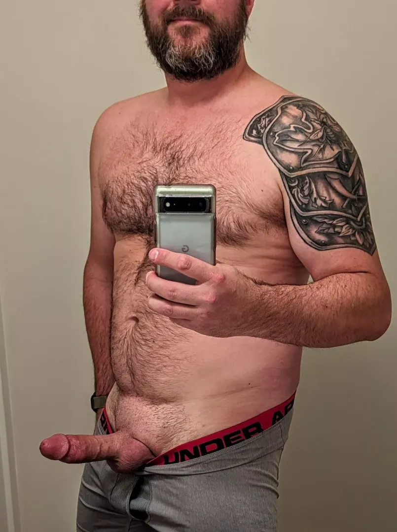 Moving just means new mirrors for taking nudes.