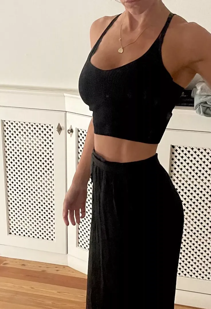 Mum 34, do you like me in my croptop?