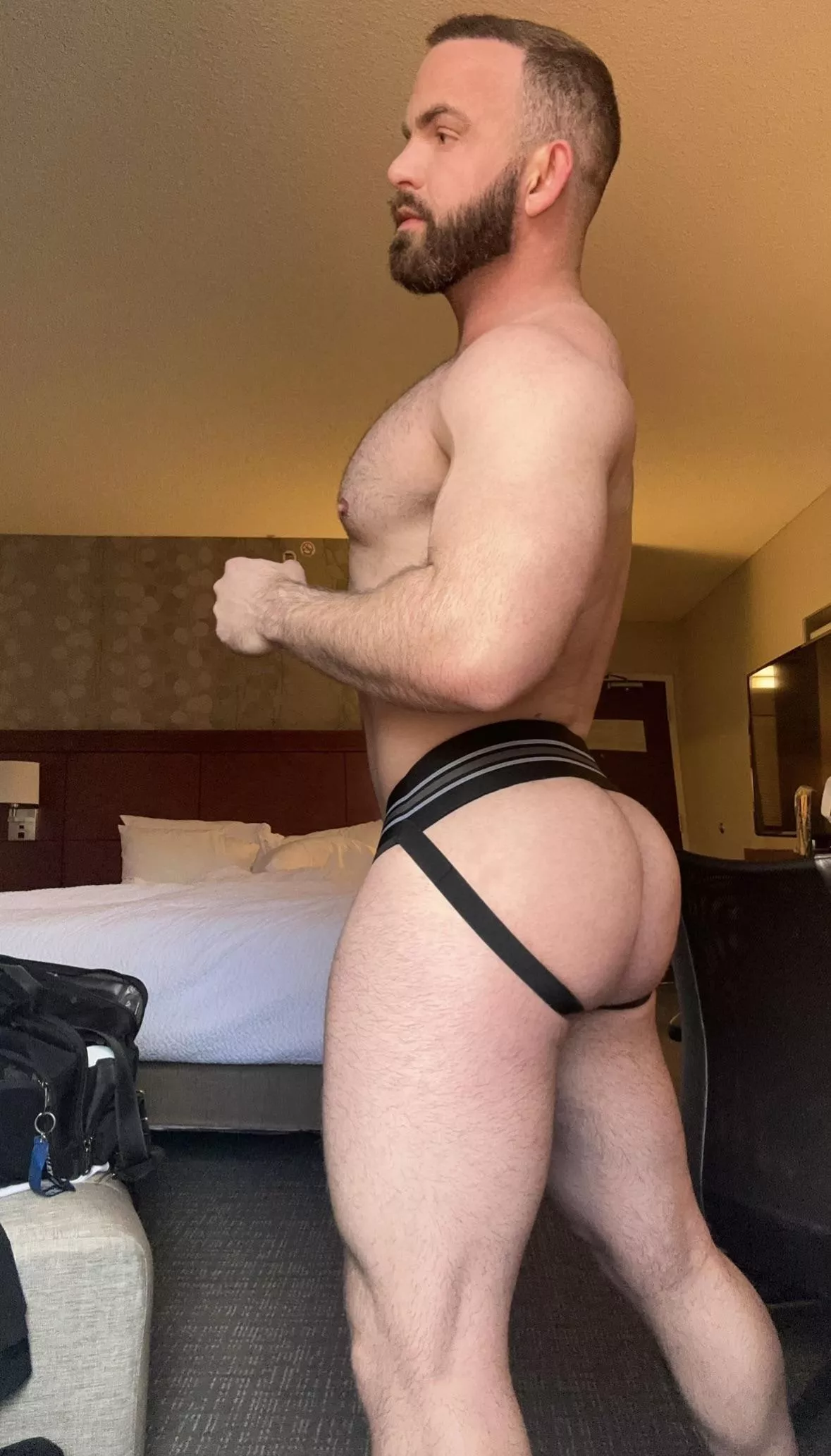 Muscle butt of mine. Y’all approve?;)