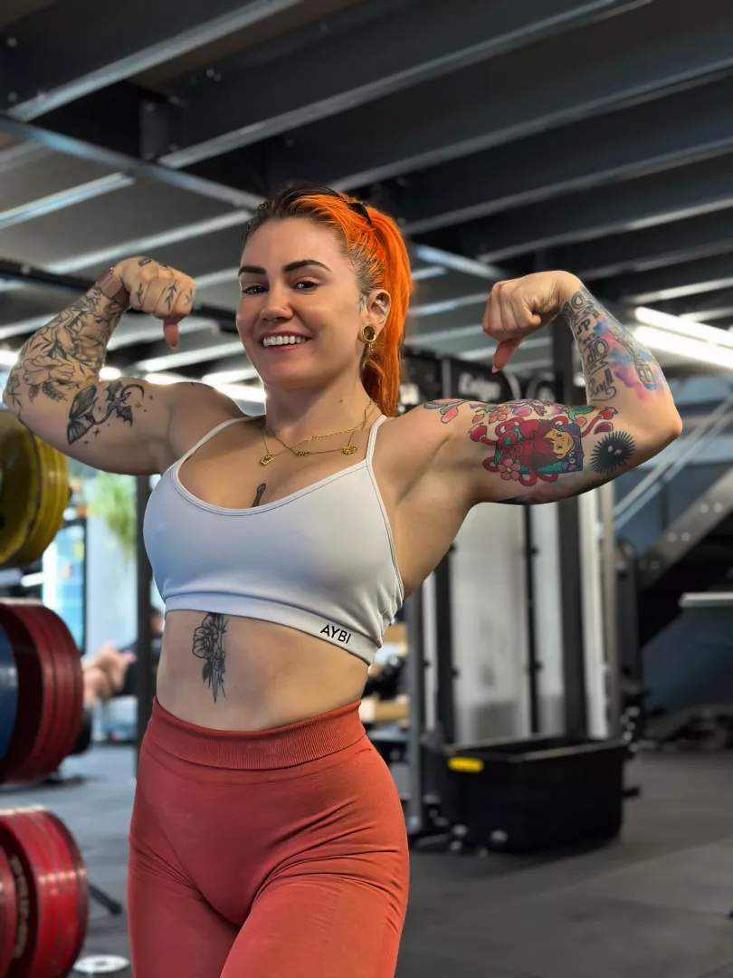 Muscle girl ☺️💪🏻