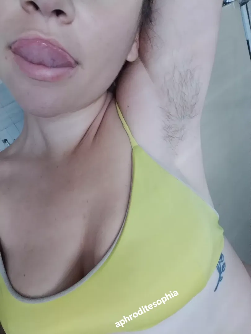 my armpits taste like the sea