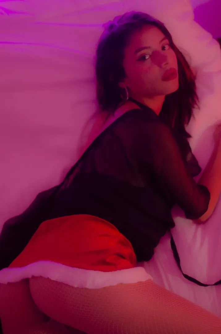 My ass in these tights looks great.
