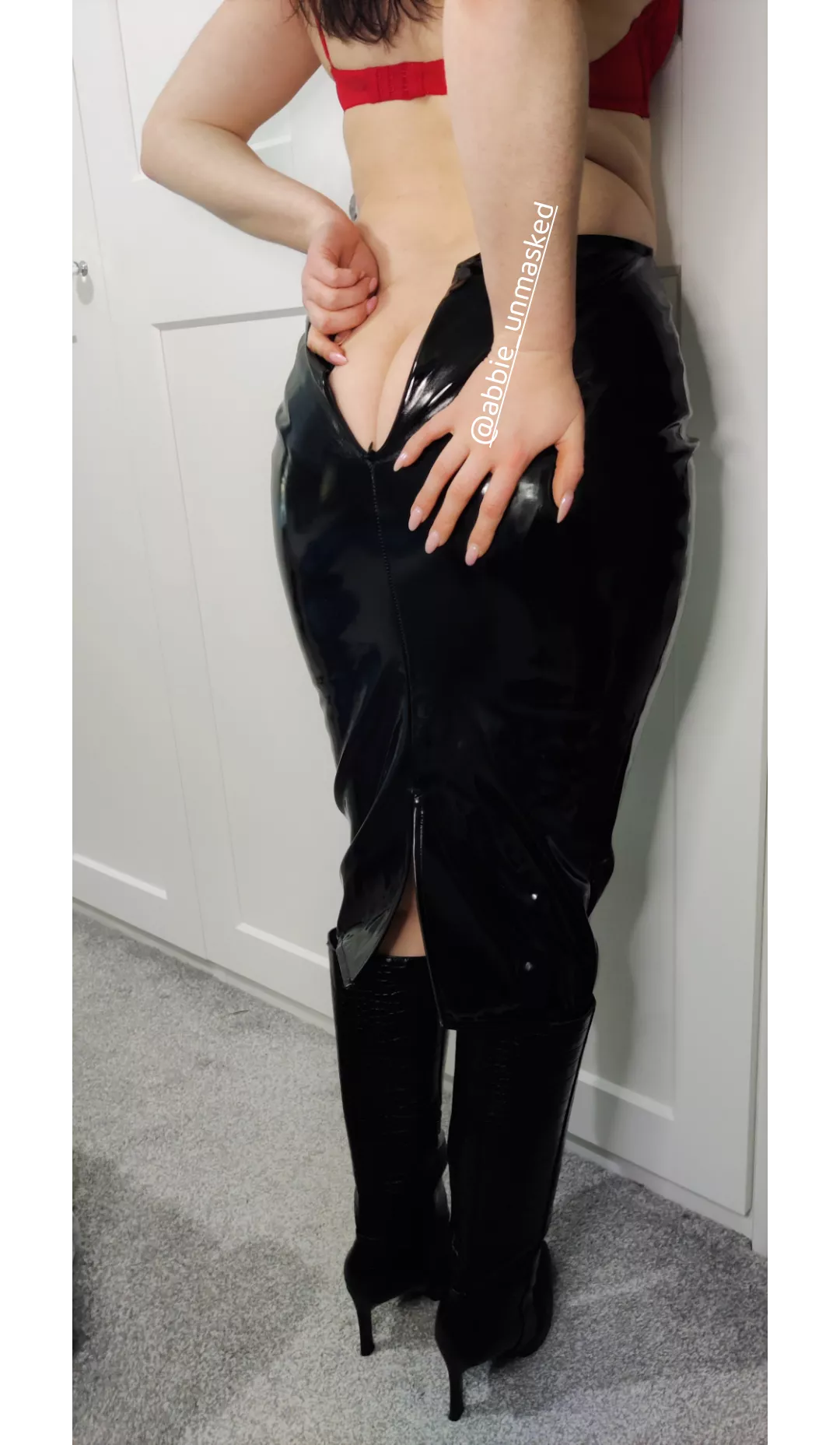 My ass in this skirt is teasing you