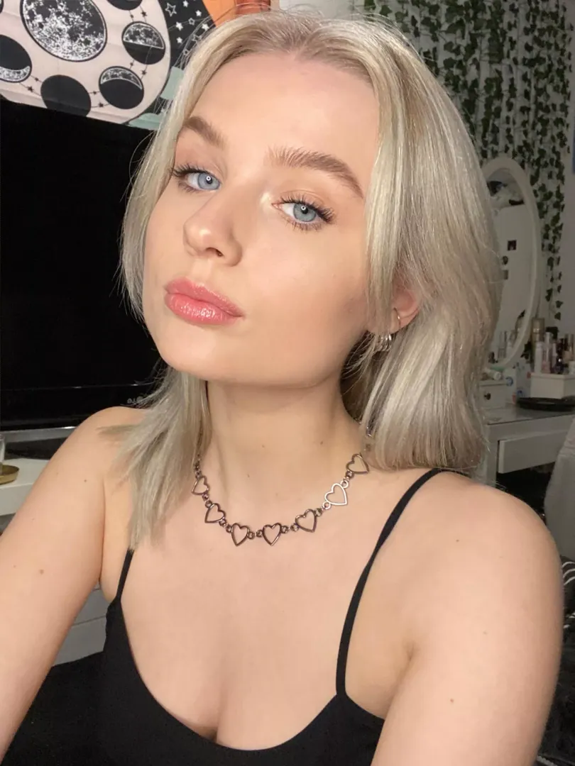 my boobs are made to fit in your arms