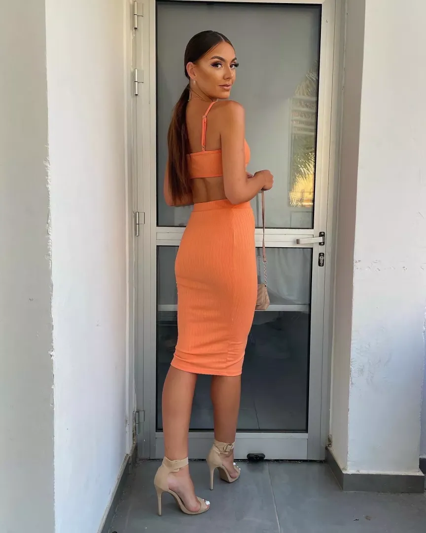 My booty says hello 👋🏻