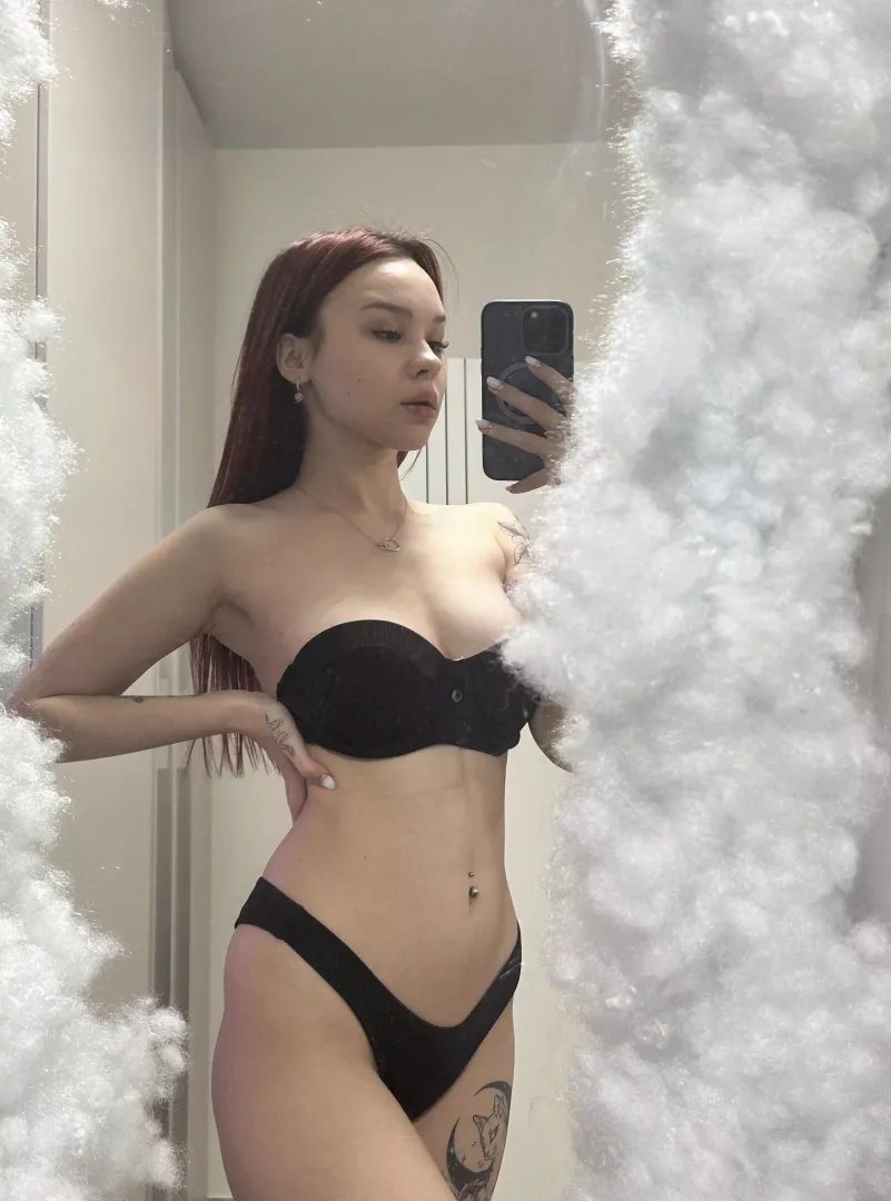 My boyfriend thinks Im working but actually Im doing this ;) [IRTR]