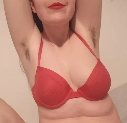 My bra and lips match so you can imagine my pits match my pussy 