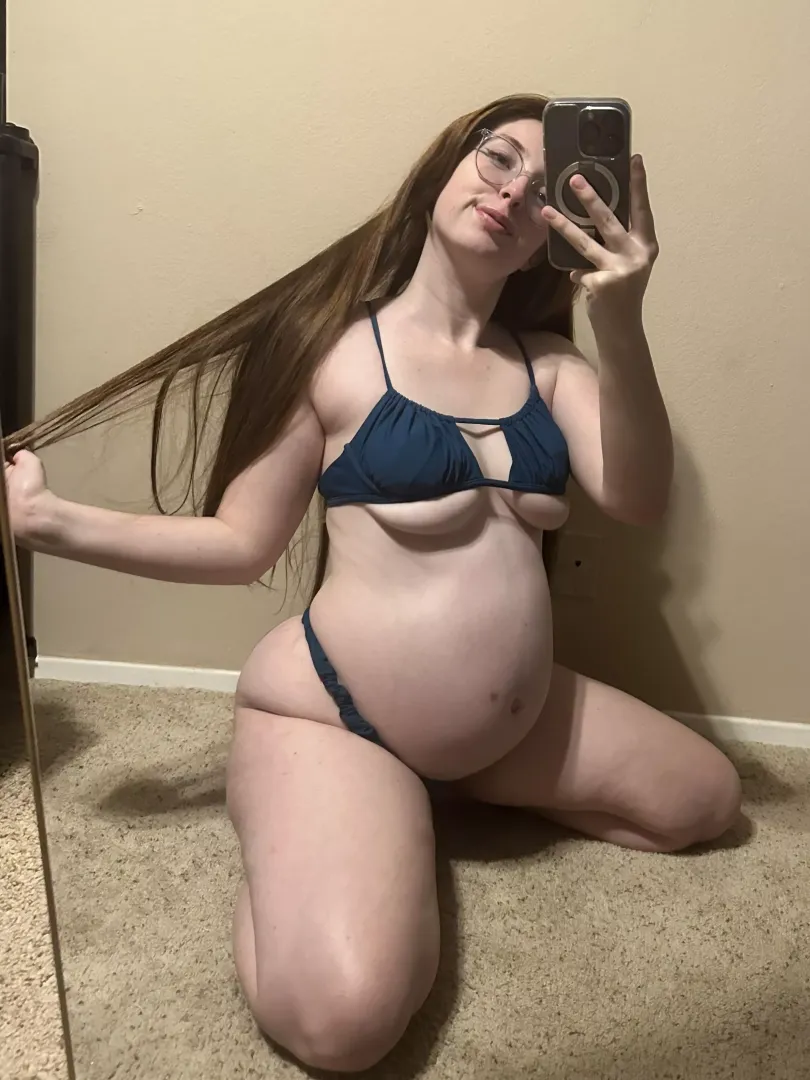 my bump is still small at 6 months pregnant ):