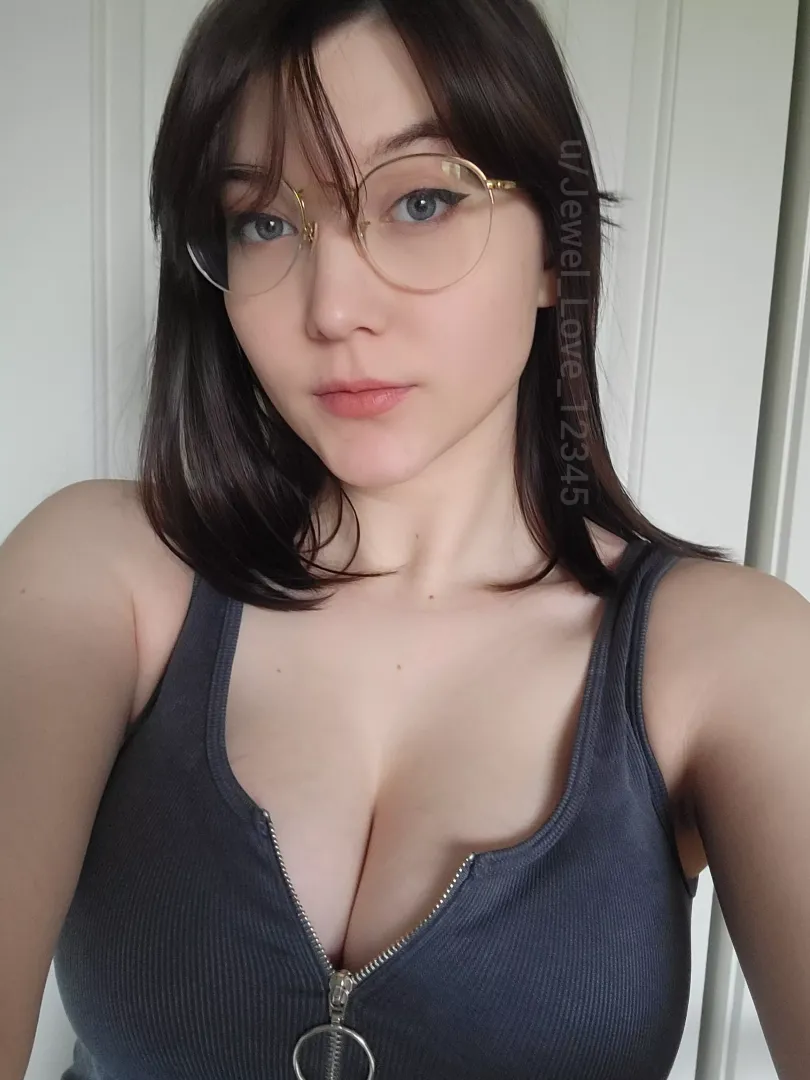 My cleavage can't be contained