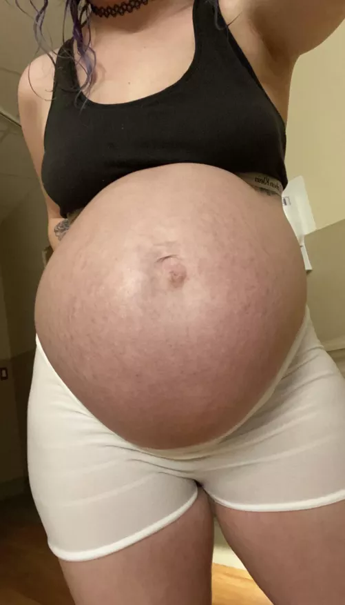 My contractions at 9 months pregnant