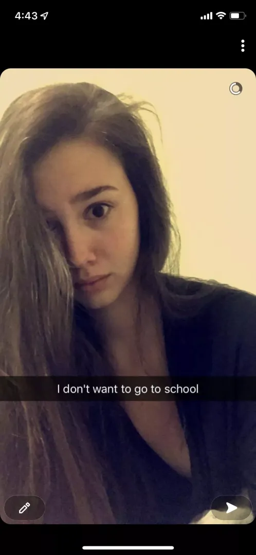 My cousin is hot without trying 😩