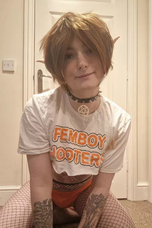 My elf OC as a hooters employee