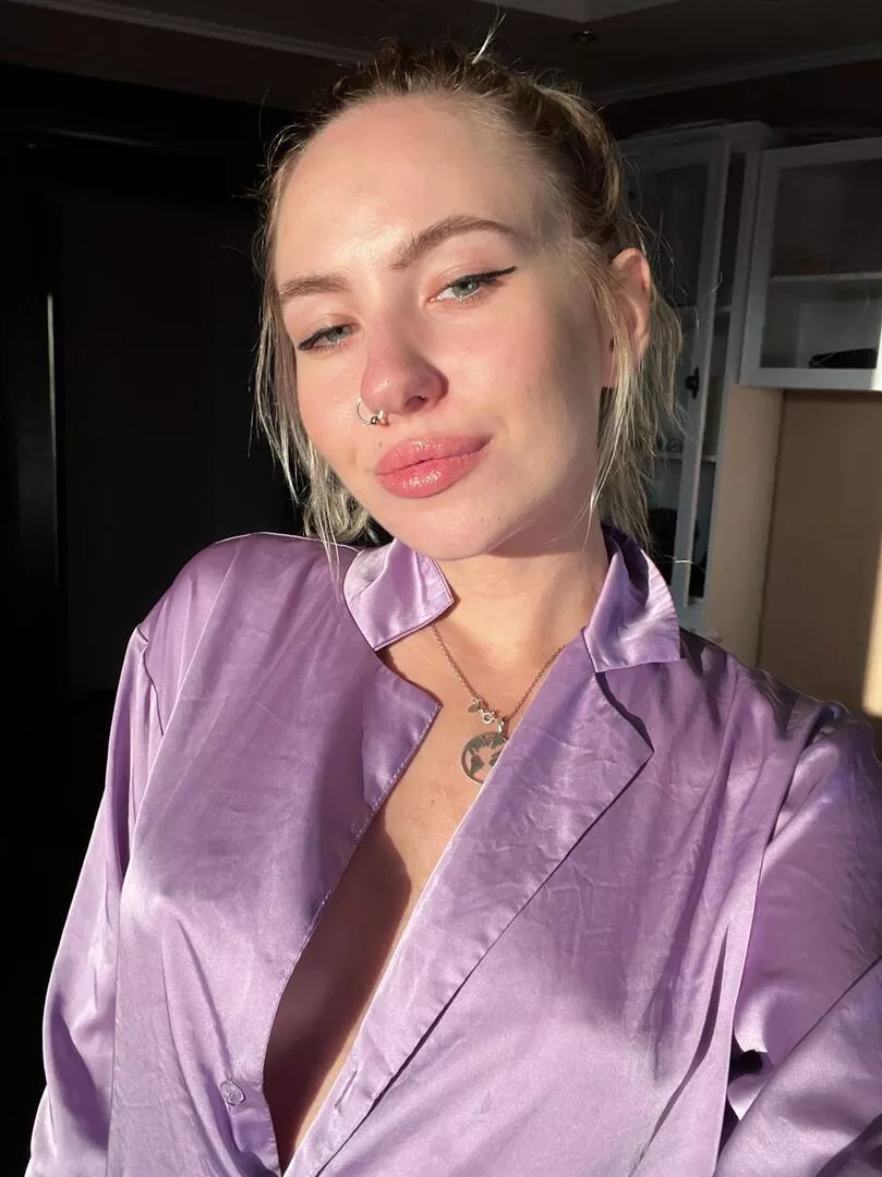 My eyes are up here