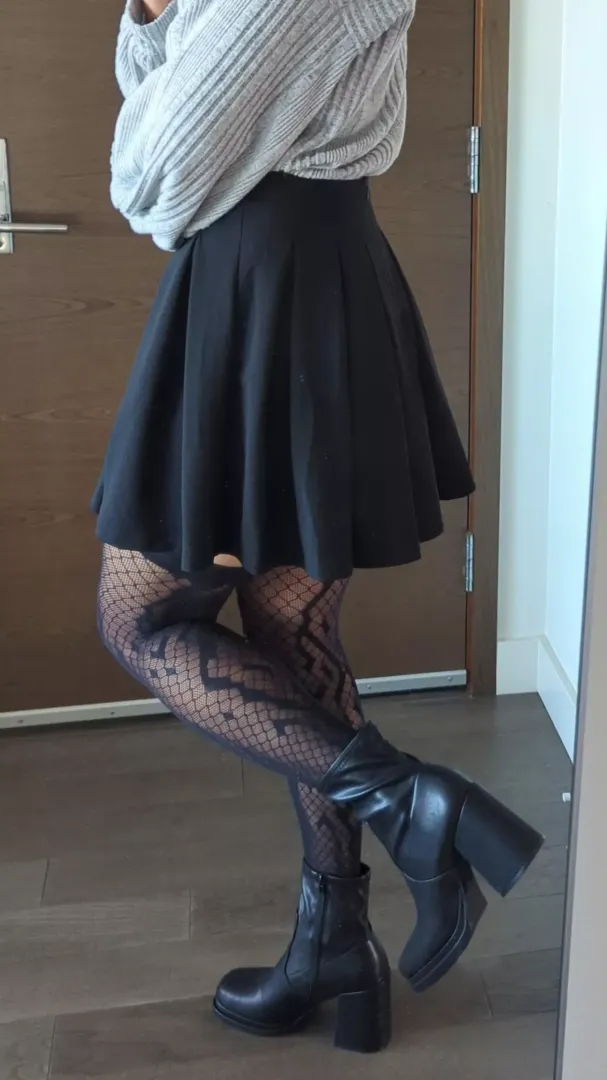 My fav spinny skirt 💫
