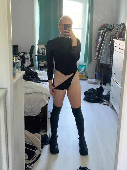 my favorite boots 🖤