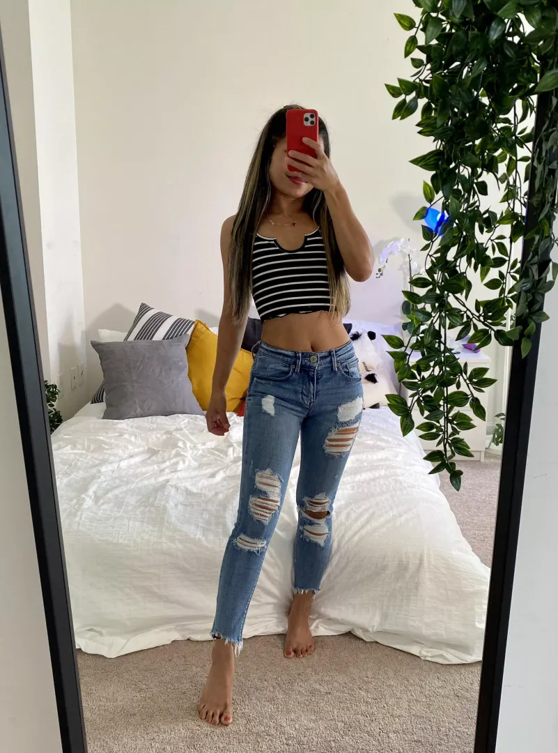 My favorite jeans felt sexy in it ☺️