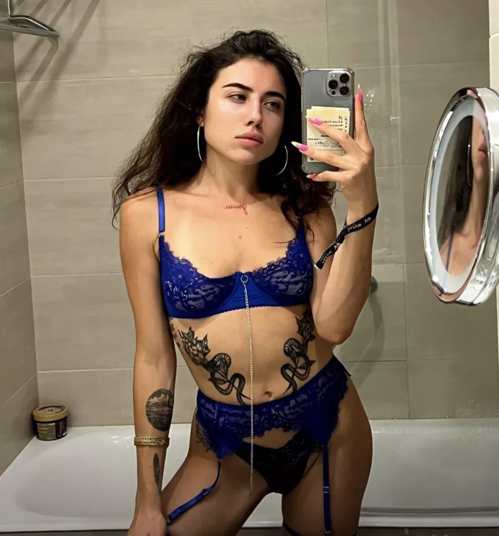 My favorite mirror for selfies