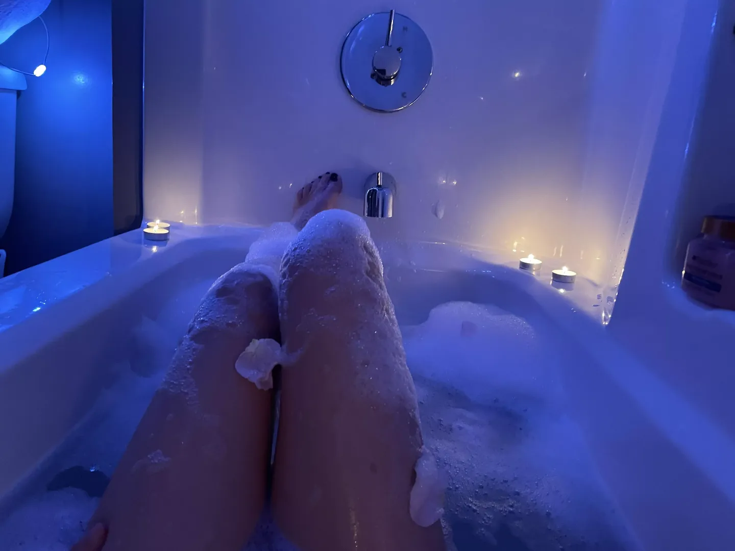 My feet could use a bath 🧼 buddy 👣