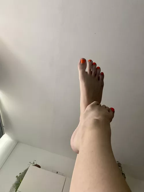 My feets are so petite and cute