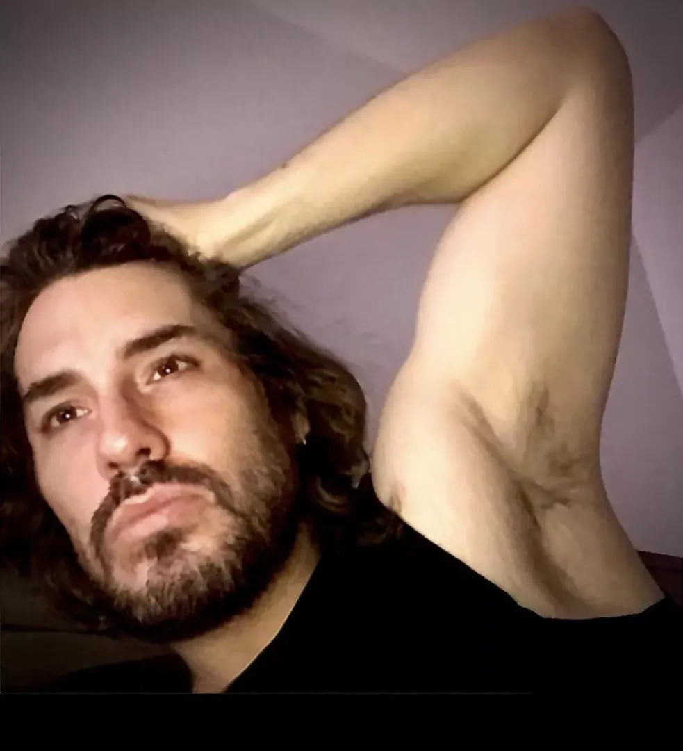 My friend (ex bf) who’s a pit lover always tells me I have good pits & to take pics..