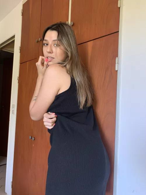 My friend told me I need to undress to impress , do i?